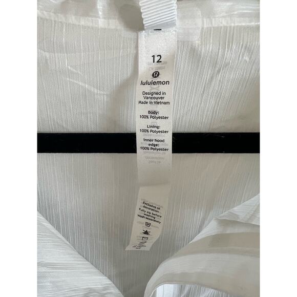 Lululemon Sheer Joy jacket - Picture 4 of 8
